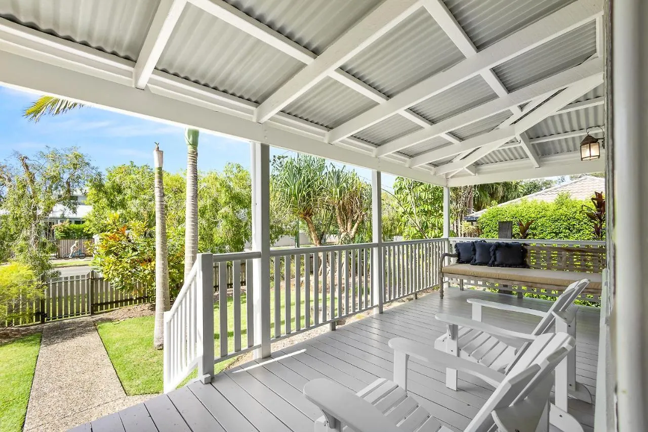 Driftwood Mudjimba-Beach Holiday Villa Australia